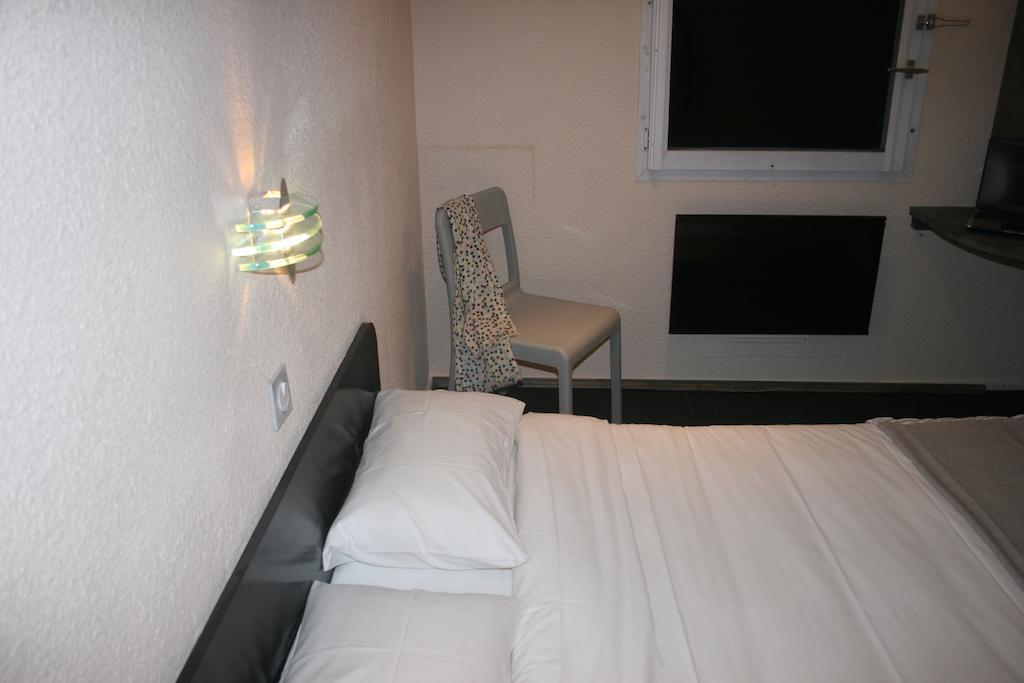 Les 4 Vallees Hotell Albertville Rum bild